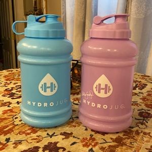 2 hydrojugs and 2 sleeve bundle